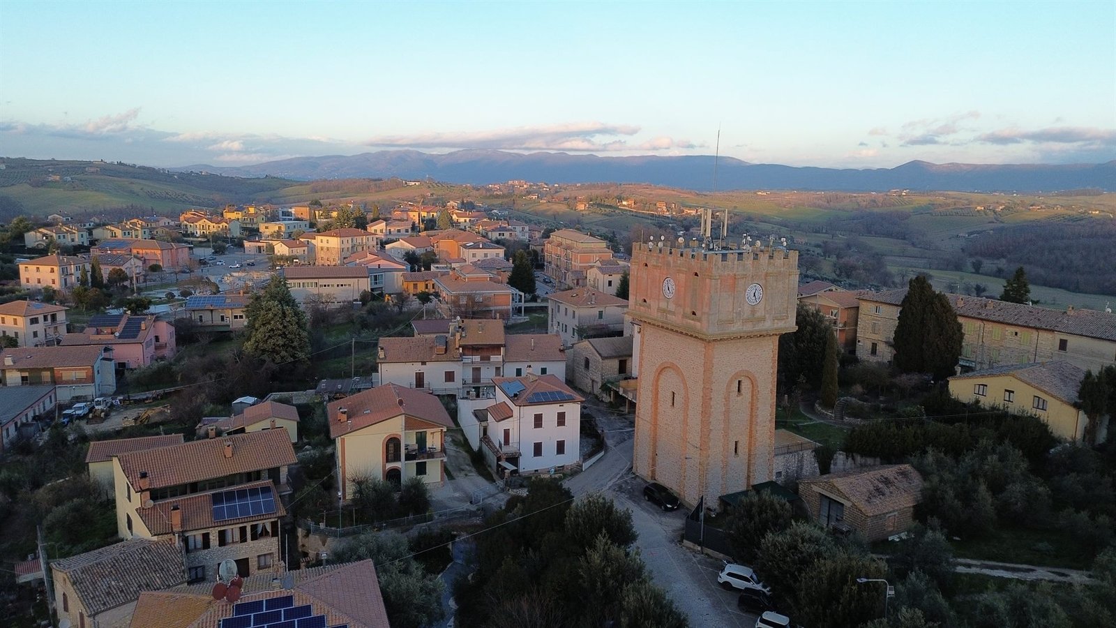 Il fondovalle del Lacus Tiberinus dall'alto